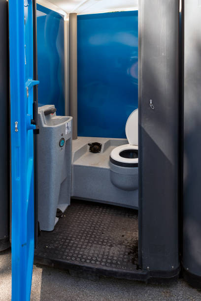 Best Luxury portable toilet rental  in Bangor, WI